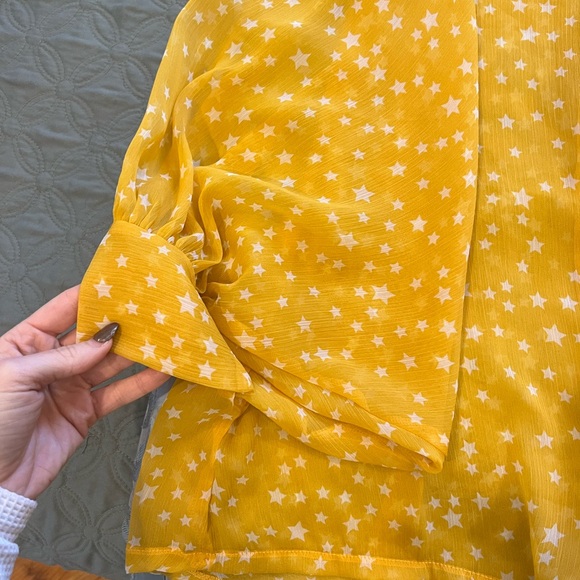 Yellow Star Print Women's Top - Picture 7 of 10